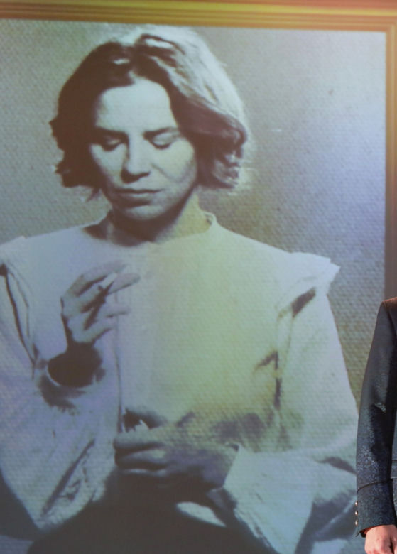 Natalia Lesz jako Wisława Szymborska