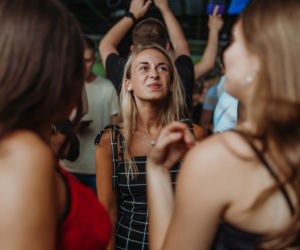 Pomarańcza Katowice bawi się na całego po lockdownie. Oto zdjęcia z imprezy Tomorrow Never Comes [ZDJĘCIA]