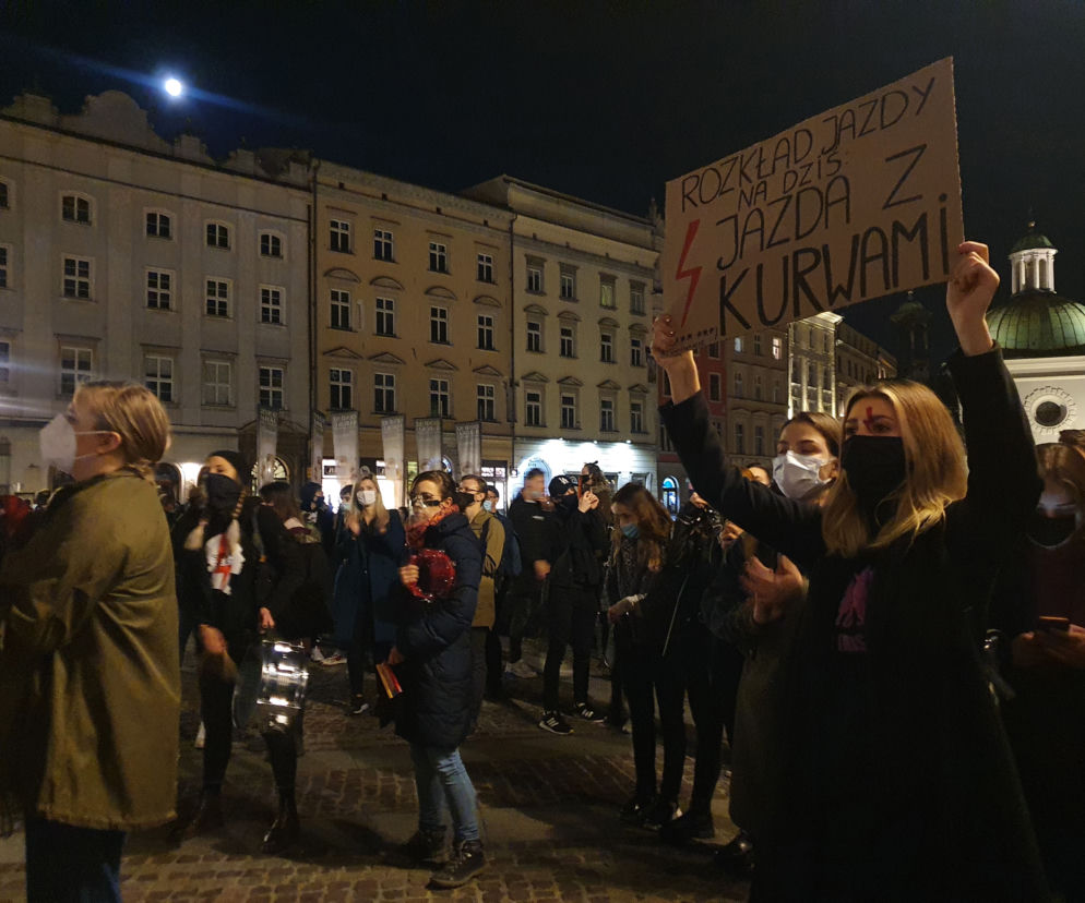 Strajk Kobiet w Krakowie. Protest na Rynku Głównym [27.10.2020]