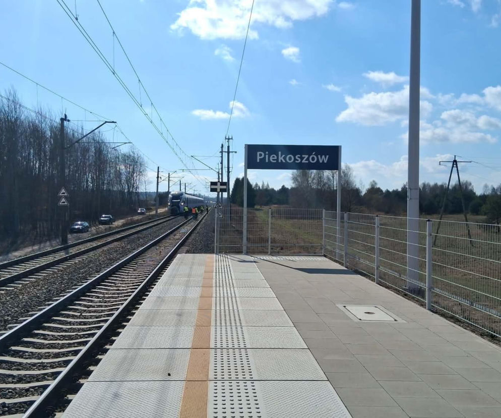Śmiertelny wypadek w Piekoszowie. Pociąg relacji Wrocław-Lublin potrącił mężczyznę