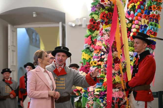 Marta Nawrocka na Niedzieli Palmowej w Pałacu Prezydenckim