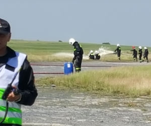 Uszkodzony samolot i awaryjne lądowanie! Ogromna akcja służb na lotnisku