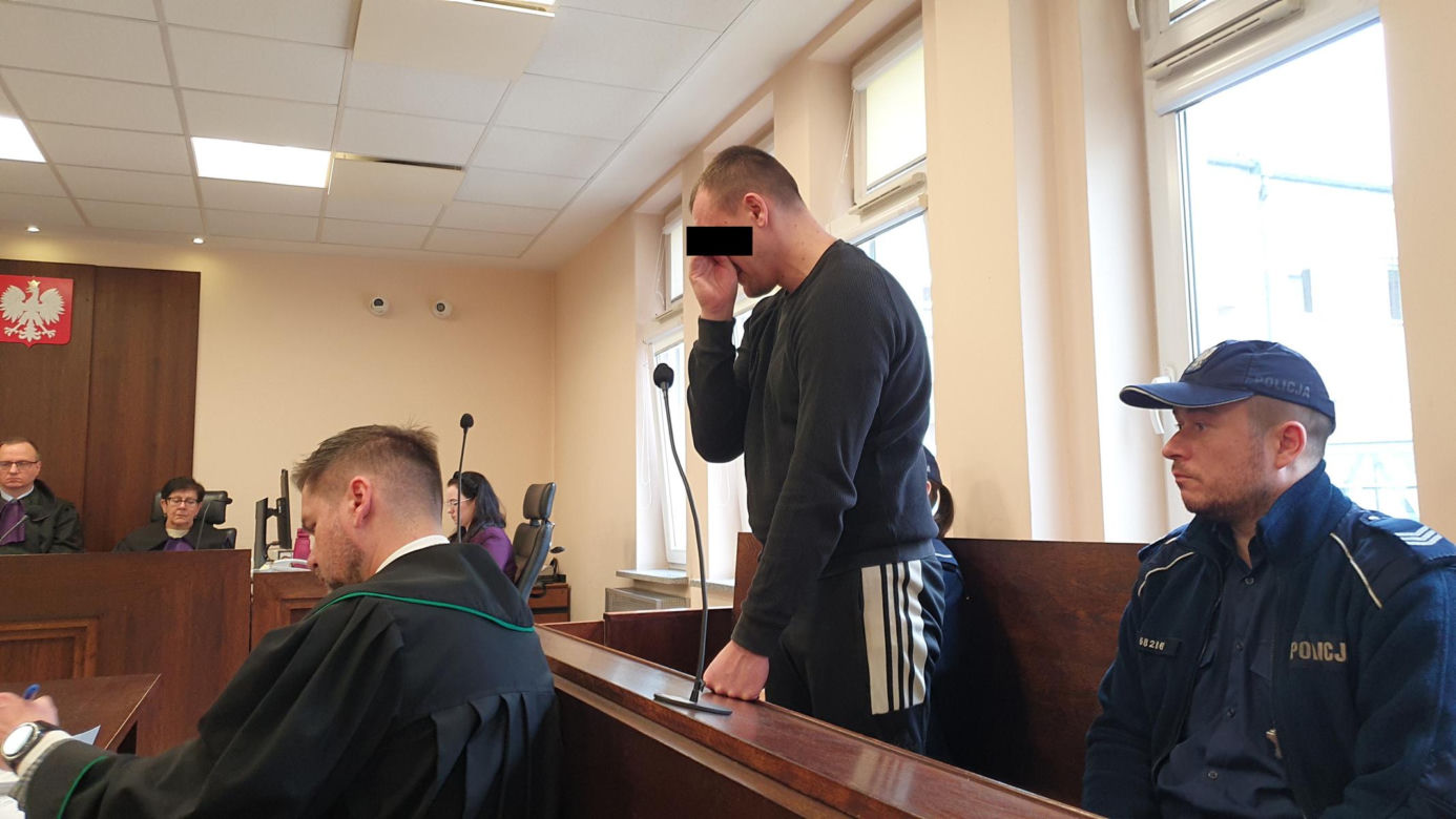 Podciął gardło koledze, bo pokłócili się o kobietę. W tle walka o dziecko