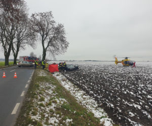 Tragiczny wypadek pod Jarocinem! Nie żyje kierowca, a trzy osoby są ranne! [ZDJĘCIA]