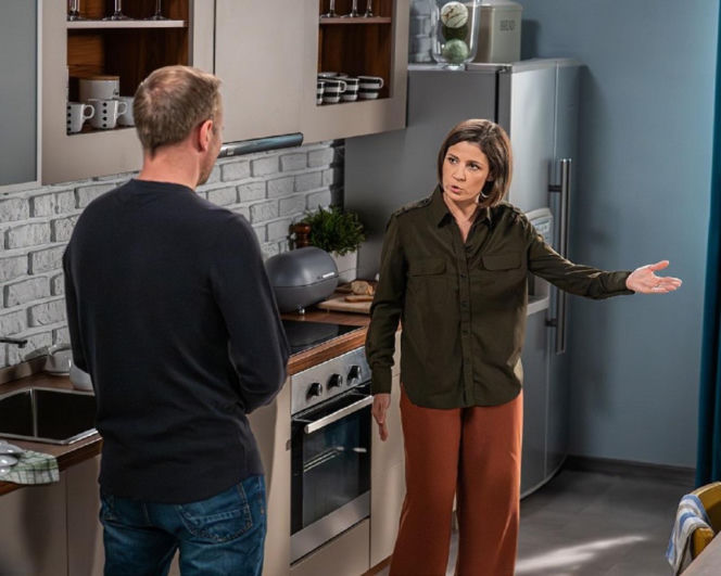 Pierwsza miłość odc. 4117. Kinga (Aleksandra Zienkiewicz), Janek (Maciej Mikołajczyk)