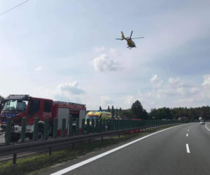 Horror na A4. Kobieta wyskoczyła z płonącego busa