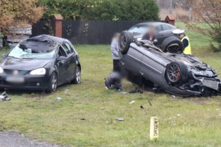 Wypadek na drodze serwisowej przy S17 w Gocławiu