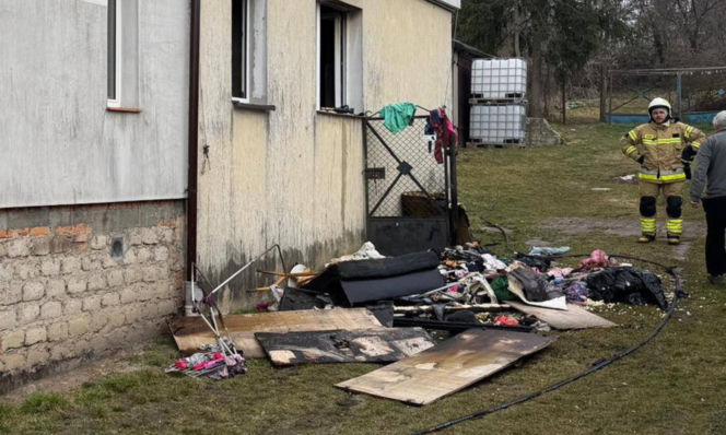 Tragiczny pożar w budynku wielorodzinnym. Dwoje małych dzieci nie przeżyło!