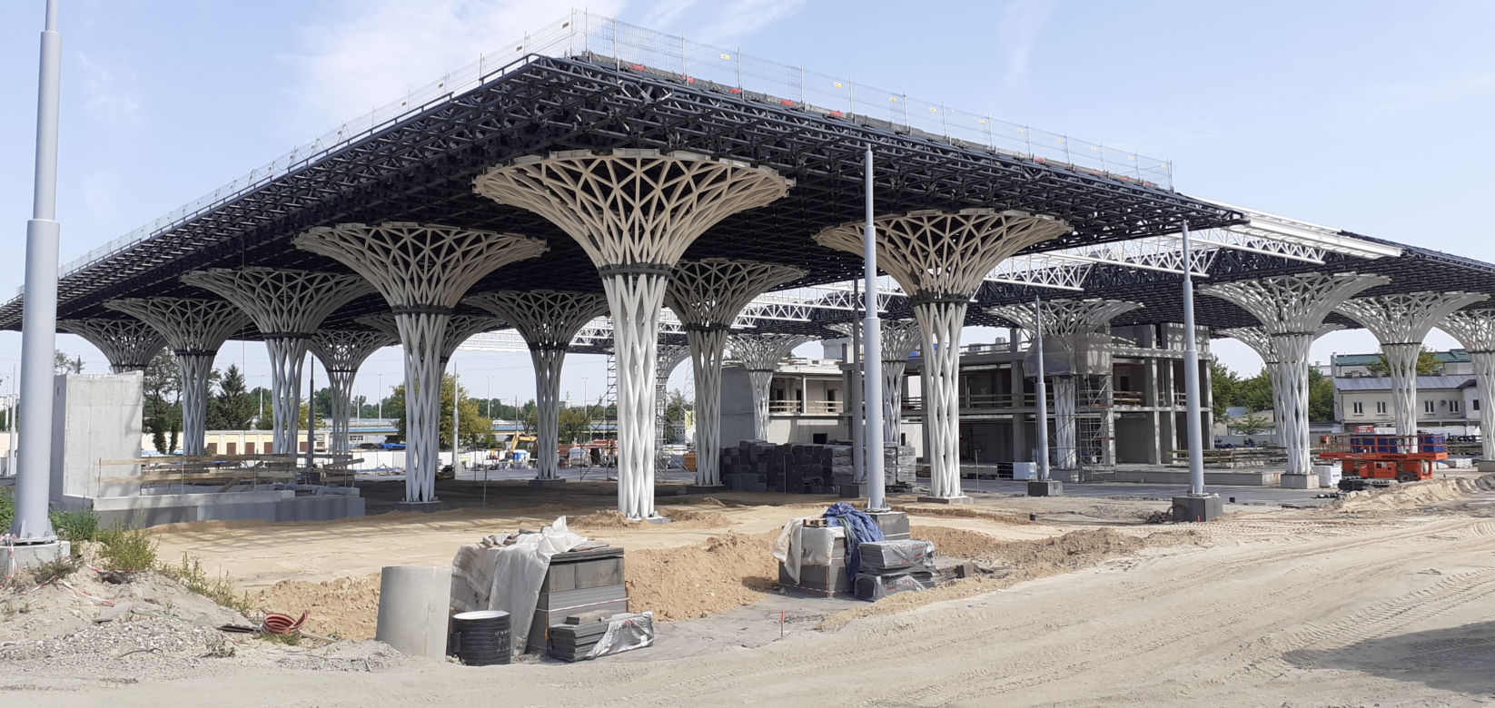 Dworzec Metropolitalny rośnie w oczach. Tak samo rosną jego koszty [GALERIA]
