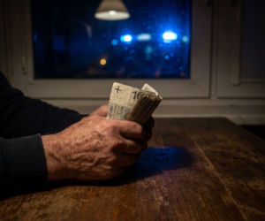 Oszustwo na policjanta w Żninie. Seniorka prawie straciła 40 tysięcy złotych