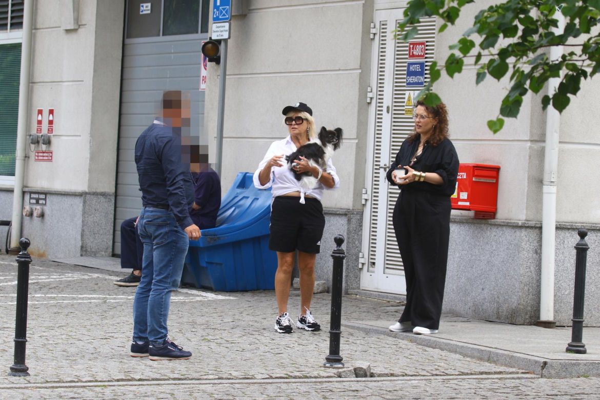 Ewa Kasprzyk pokazuje brzuszek jak młódka 