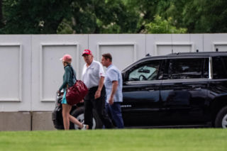 Plotkują o romansie Trumpa z młodą blondynką! Asystentka na celowniku