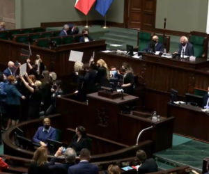 Zakłócenie obrad sejmu