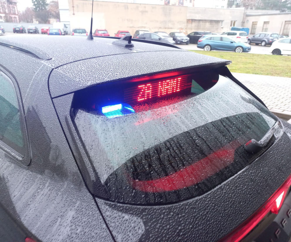 Posypały się pierwsze mandaty. Policja z Leszna ma nowy nieoznakowany radiowóz