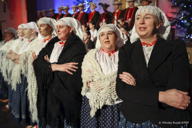 Para prezydencka kolędowała z góralami w Koniakowie