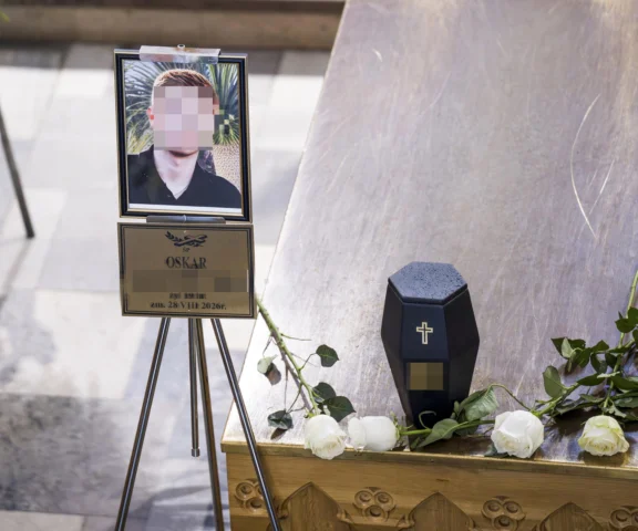 Tajemnicza śmierć 19-letniego Oskara w prestiżowym liceum w Warszawie 