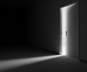 19-latek zaatakował policjanta. Co czeka agresora po sylwestrowej nocy?