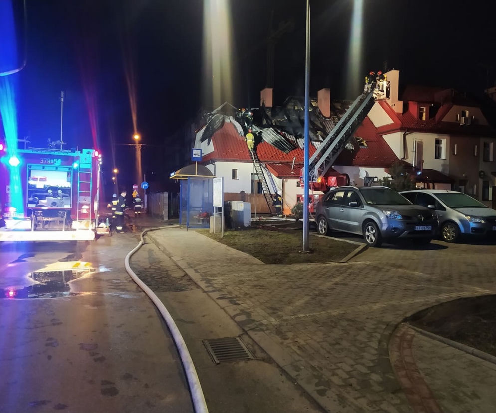 Pożar domu wielorodzinnego w Tarnowie! Jedenaście osób ewakuowanych