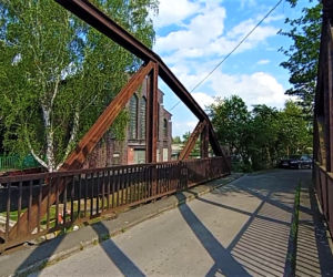 Zabytkowa podstacja na Wyspie Jaskółczej