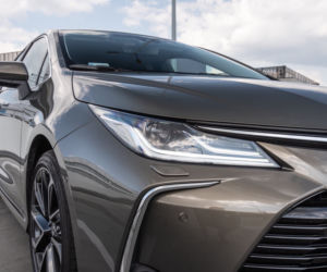 Toyota Corolla Sedan 1.8 Hybrid 122 KM e-CVT vs Hyundai Elantra Style 1.6 MPI 6MT
