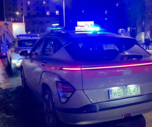 Wykolejenie tramwaju linii nr 28 na rondzie Zgrupowania AK Radosław w kierunku dworca Gdańskiego