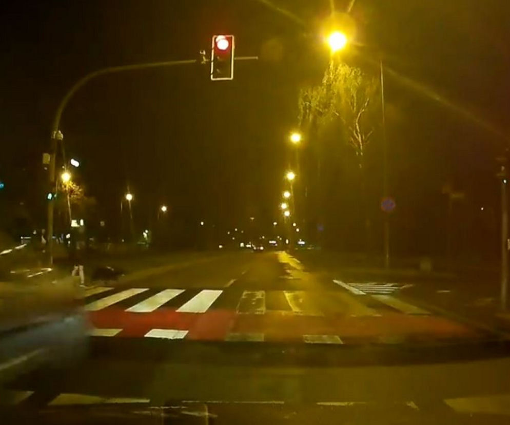 W ciągu 6 sekund dwa razy uniknęli śmierci! Przerażające nagranie z Poznania