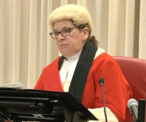 Matka trzymała synka, ojczym go torturował. Sebastian nie przeżył! 100 uderzeń w pół godziny