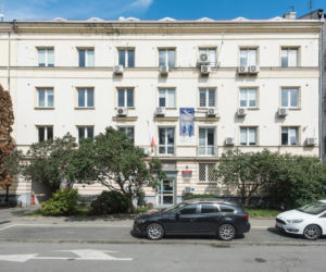 Były wykładowca z zarzutami zgwałcenia i przestępstw seksualnych. Nie przyznał się