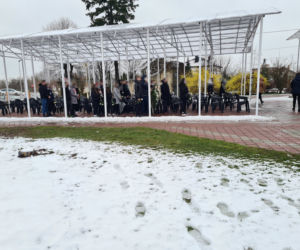  Dąbrówki: pogrzeb 17-letniej Pauliny. Rodzice pożegnali córkę, tuląc trumnę [ZDJĘCIA]
