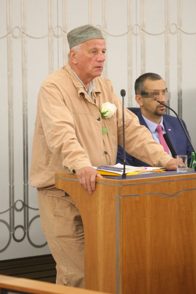 JAN RULEWSKI W DRELICHU Z SYMBOLEM NIENAWIŚCI.