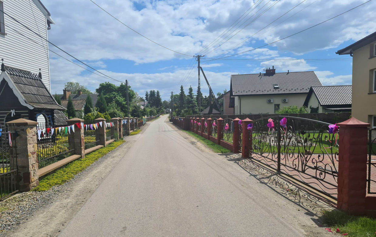 Staropolska tradycja przystrajania wsi na Boże Ciało