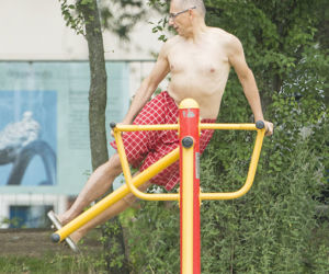 Senator Krzysztof Kwiatkowski. Biega, skacze, ćwiczy, pływa