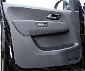 Volkswagen Amarok - boczek drzwi