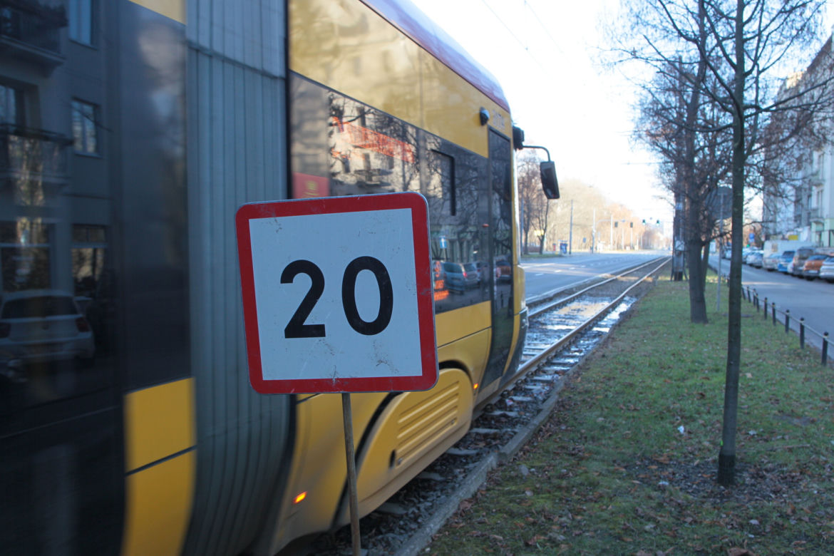Torowisko na Al. Waszyngtona grozi katastrofą! Są ograniczenia dla tramwajów