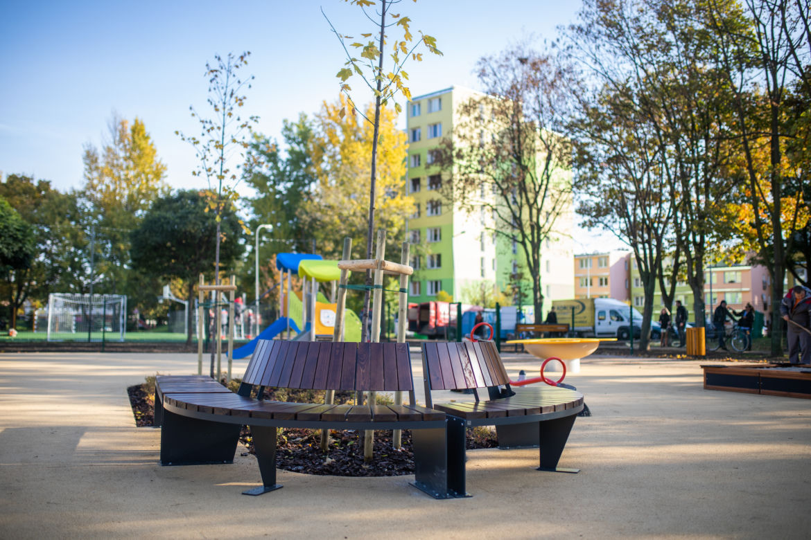 Plac zabaw, boisko i siłownia - Centralny Park Rekreacji w Płocku otwarty