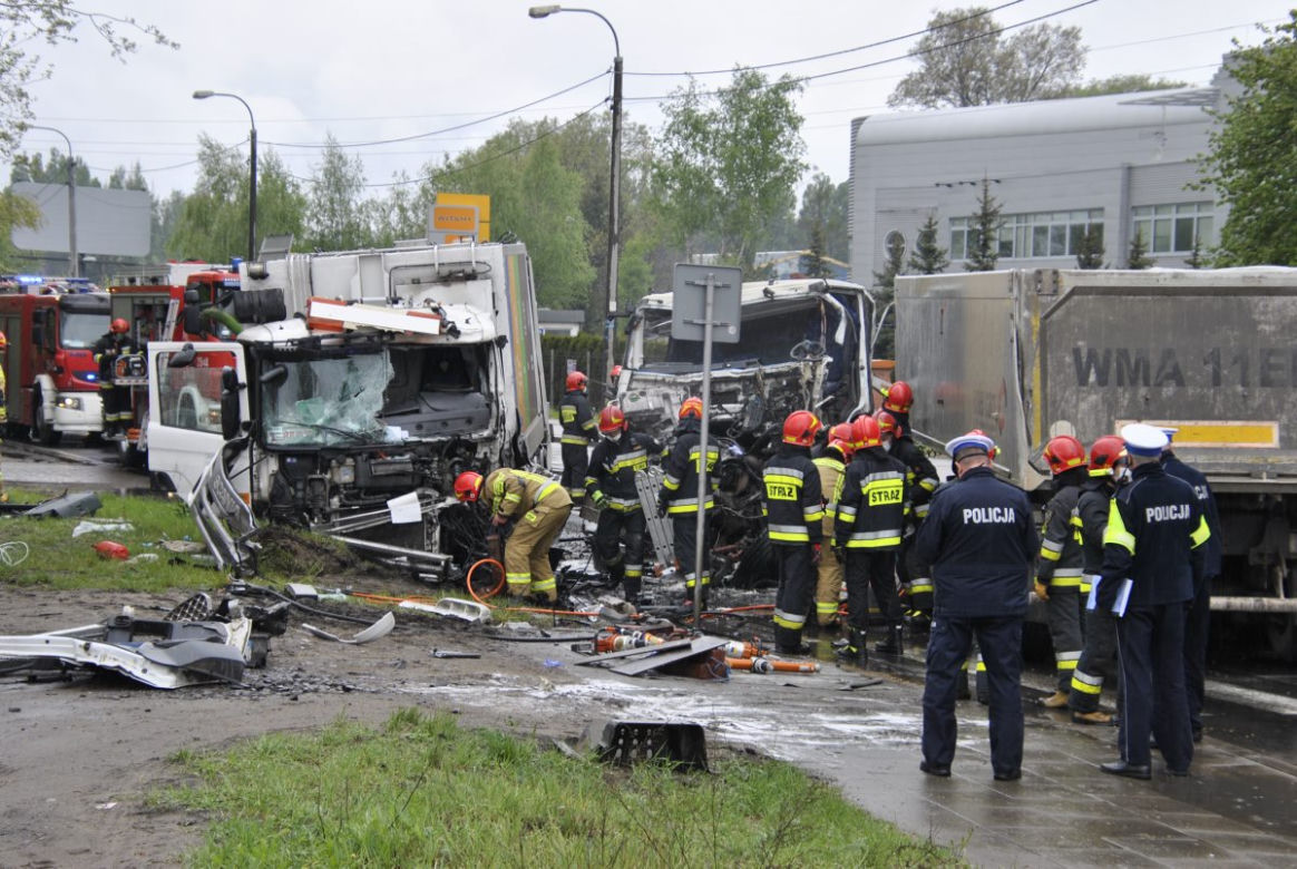Zderzenie ciężarówki ze śmieciarką