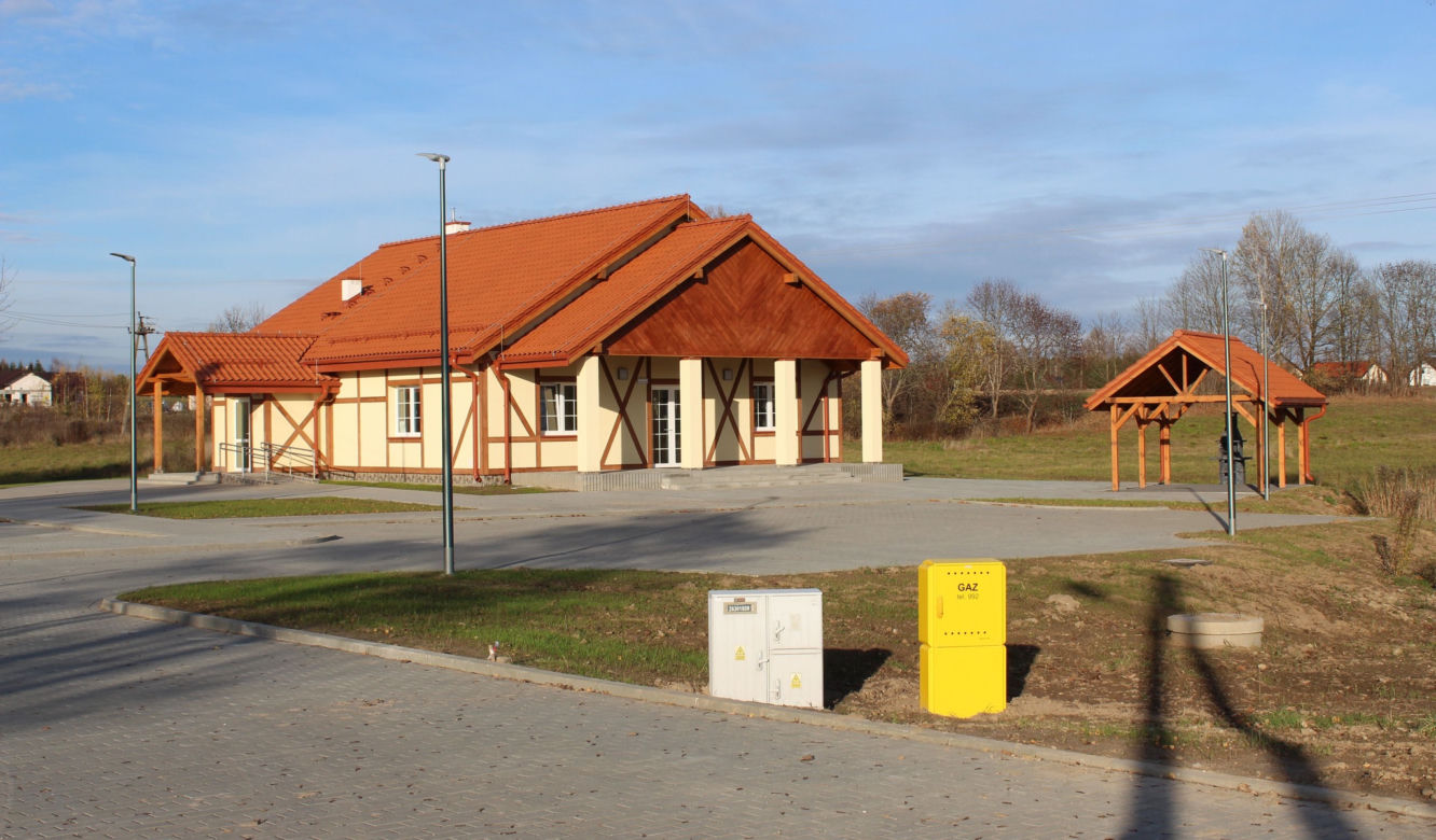 Wiejska świetlica w Ługwałdzie gotowa. Wyglądem nawiązuje do zabudowy regionalnej [ZDJĘCIA]