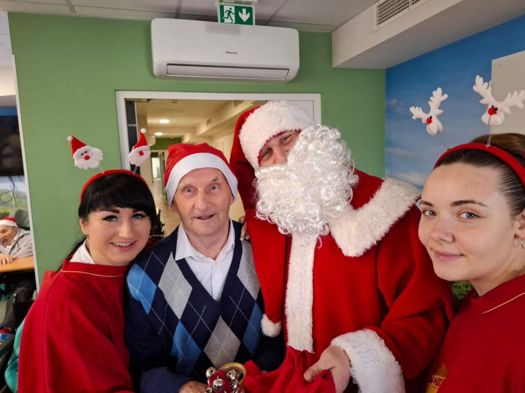 Mikołaj odwiedził seniorów