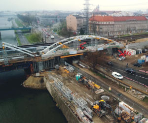 Trwa budowa mostu nad Wisłą w Krakowie
