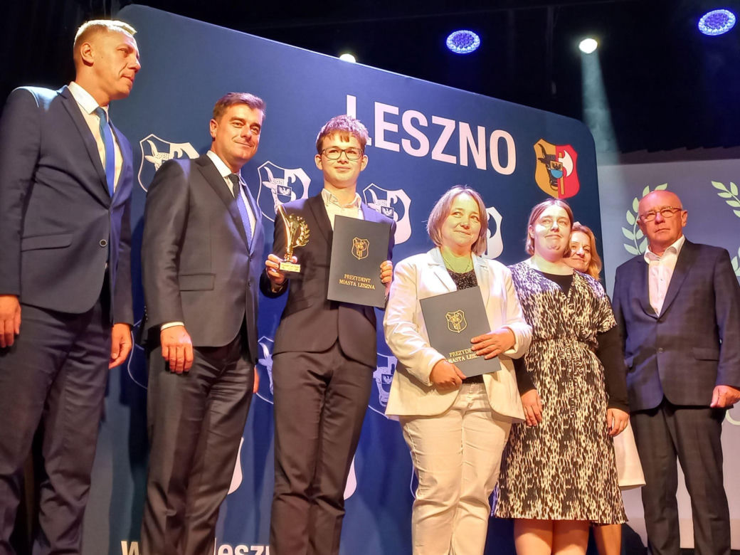 Wręczono Leszczyńskie Laury Oświaty. Zdolnym uczniom ze szkół w Lesznie
