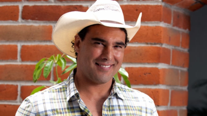 Prawdziwe uczucie (Amores verdaderos). Jose Angel Arriaga (Eduardo Yanez)