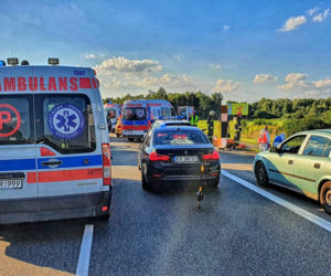 Kraków. Tir staranował osobówkę! Cztery osoby ranne! ZDJĘCIA z tragicznego wypadku na A4