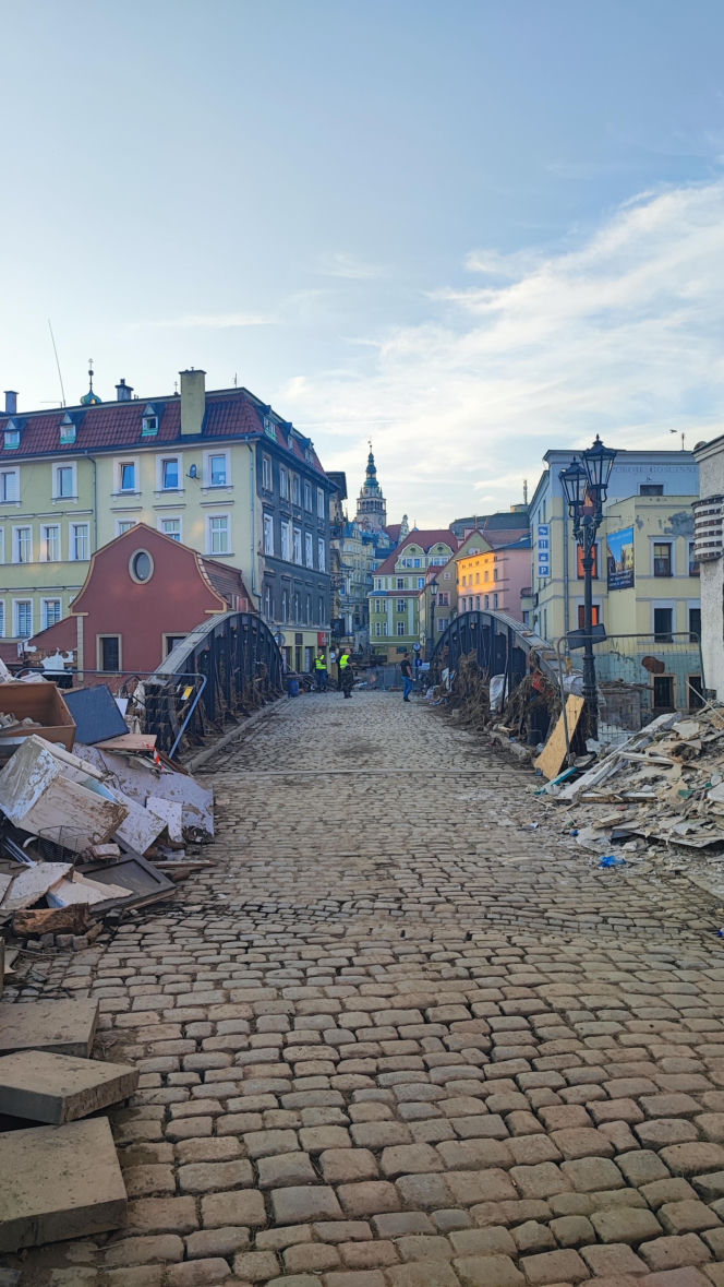 Pękła tama, fala zalała miasto. Dwa lata od koszmaru na Dolnym Śląsku. "Dzieci płakały"