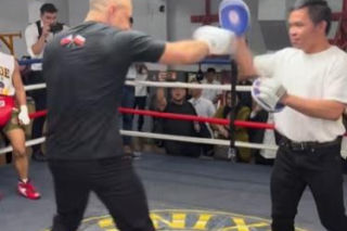 Karol Nawrocki podczas treningu u Manny'ego Pacquiao