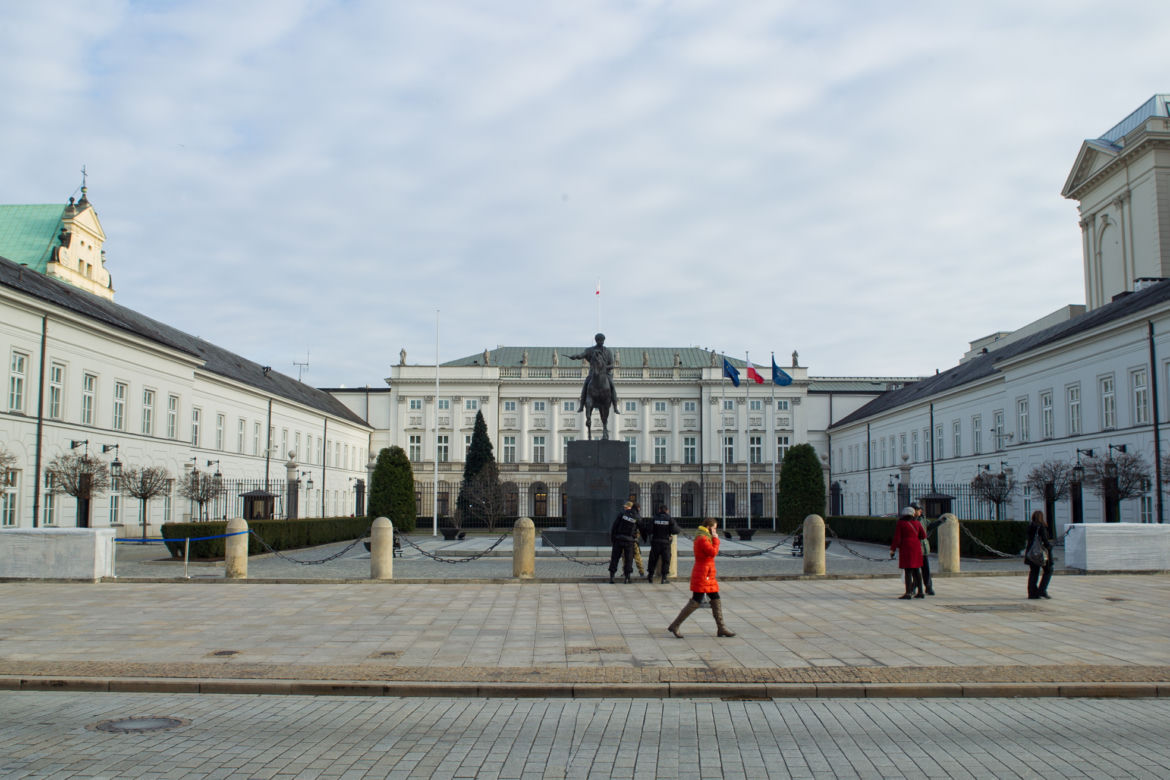 Władza, przywileje, luksusy i pieniądze