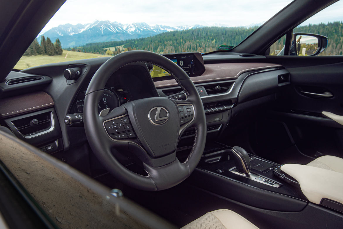 Lexus UX 300e
