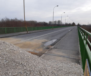 Opłakany stan mostu w Ostrowie