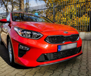 Nieoznakowany radiowóz Kia Ceed