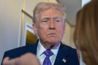 Zapytała Trumpa o badania lekarskie. Stracił nad sobą panowanie!