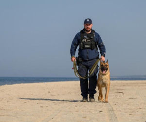 Nowy „funkcjonariusz” na czterech łapach zasilił szeregi policji w Lęborku